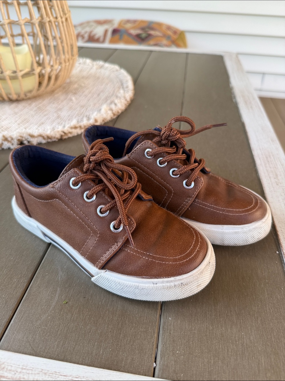 London Fog Sneaker